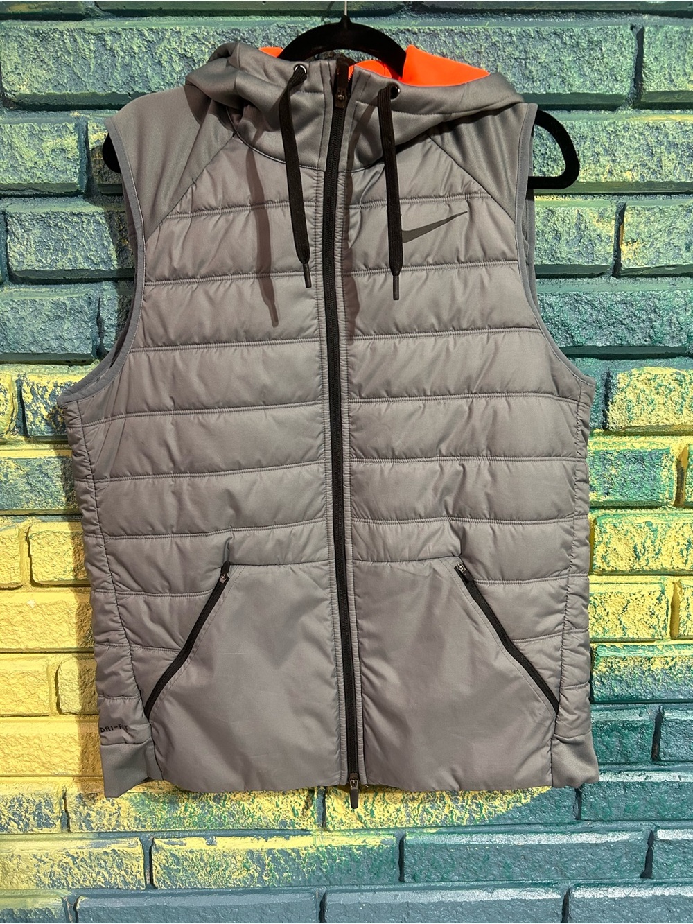 Nike men’s large Gray Quilted Hooded puffer Vest full zip